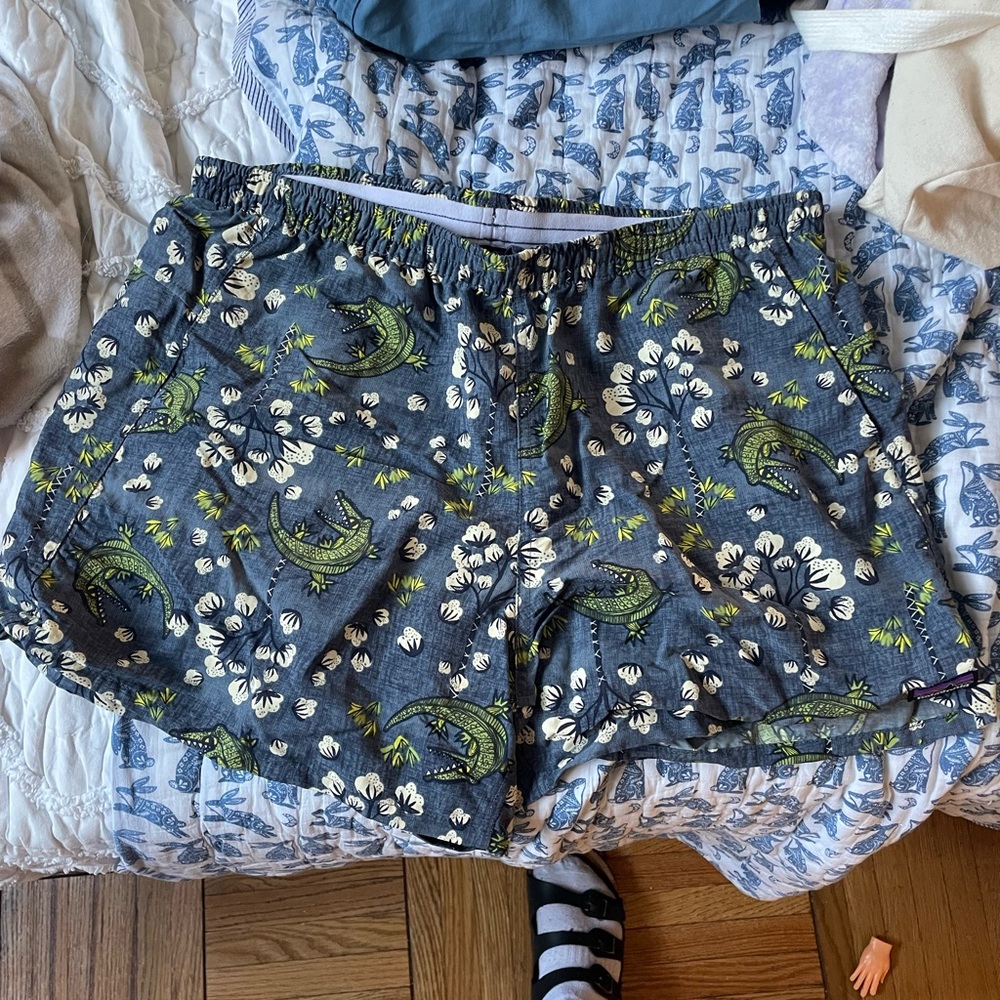 Patagonia Baggies size L (worn once)